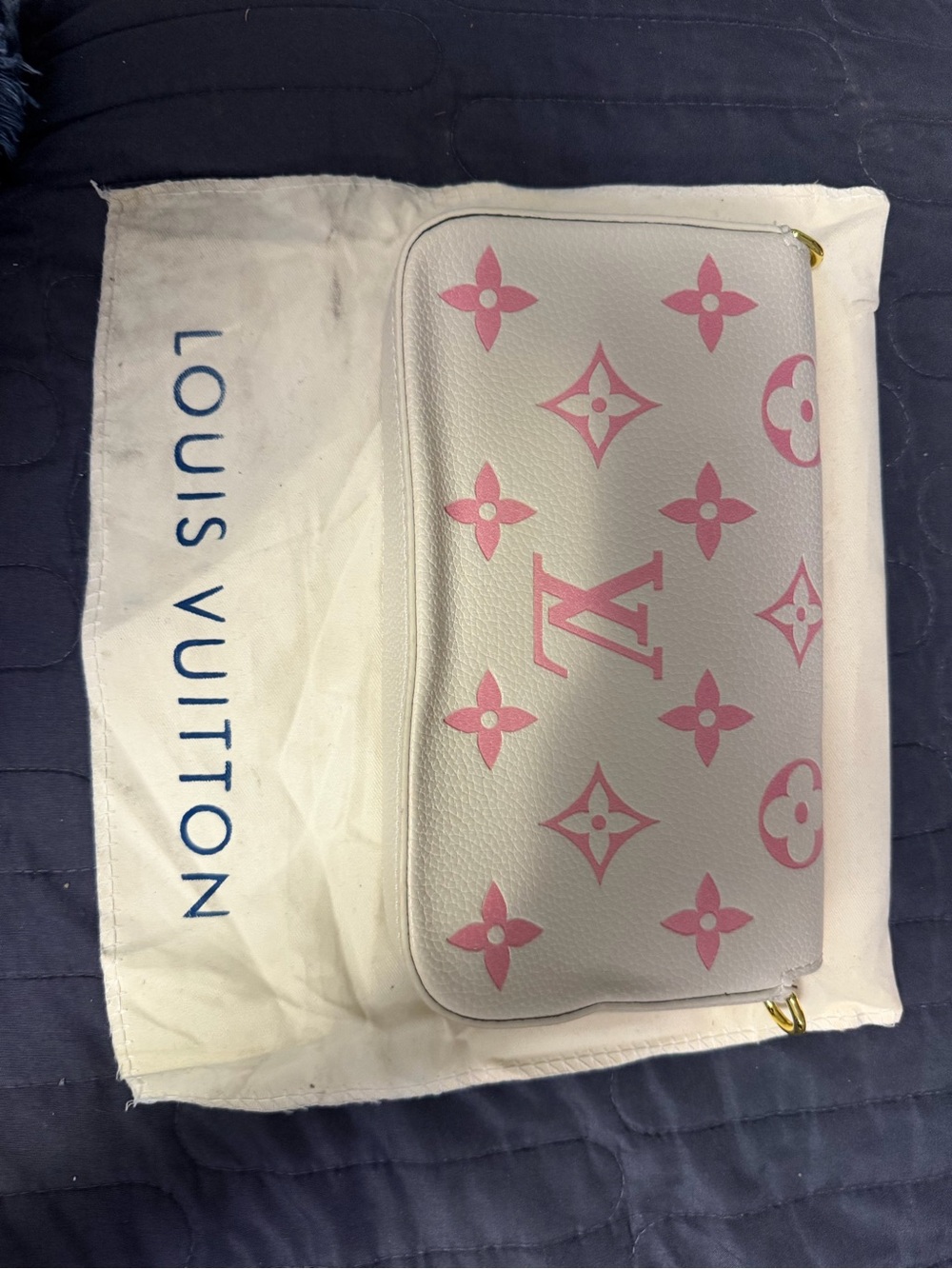 Louis Vuitton White & Pink Monogram Envelope Wristlet - Picture 2 of 8